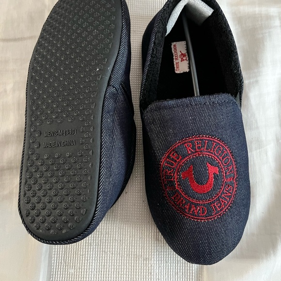 True Religion Size Medium Slippers - Picture 3 of 8